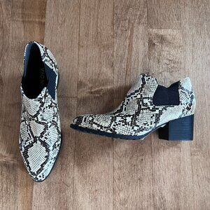 Vionic Belmont Ankle Boots, size 7.5